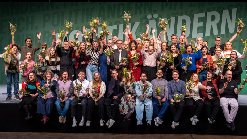 Foto der jubelnden Menschen der AGH Liste 2026